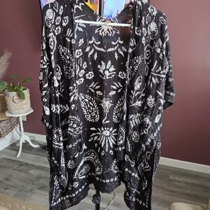 Harlow Black Boho Paisley Print One Size Kimono Gauzy Fabric